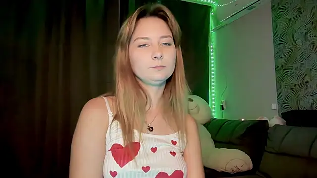 Luna Kissss online show from 16, 7, 2026