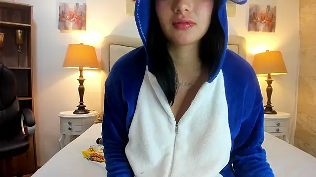 Snapshot of Luna_black19 chatting on 10, 7, 2026 Luna black19 online show from 10, 7, 2026