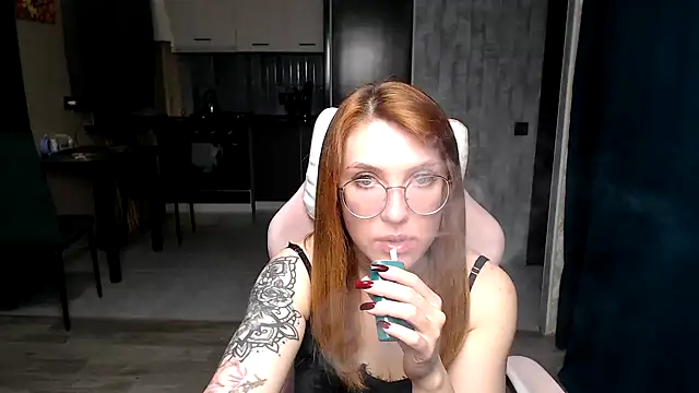 Reginasmilee online show from 19, 11, 2025