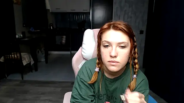 Reginasmilee online show from 15, 10, 2025