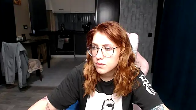 Reginasmilee online show from 13, 10, 2025