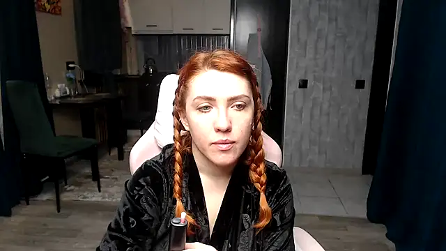 Reginasmilee online show from 6, 4, 2026