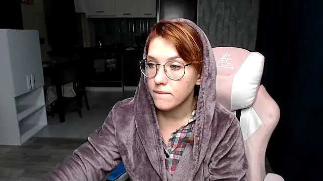 Reginasmilee online show from 6, 10, 2025