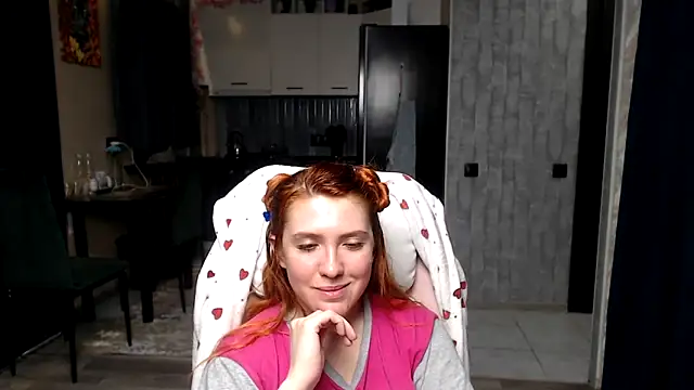 Reginasmilee online show from 28, 3, 2026