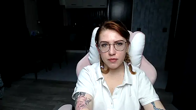 Reginasmilee online show from 11, 11, 2025