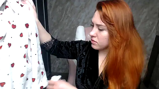 Reginasmilee online show from 6, 2, 2026