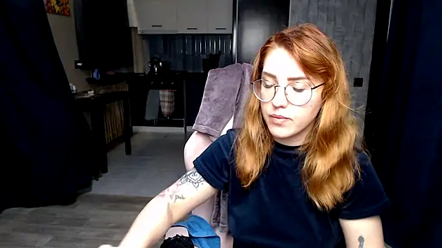 Reginasmilee online show from 22, 10, 2025