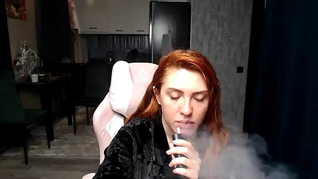 Reginasmilee online show from 8, 4, 2026