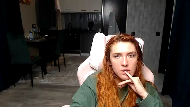 Reginasmilee online show from 9, 4, 2026