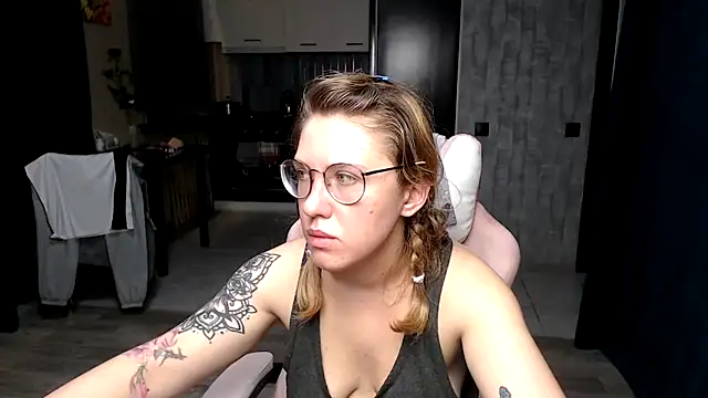 Reginasmilee online show from 24, 9, 2025