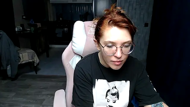 Reginasmilee online show from 15, 10, 2025