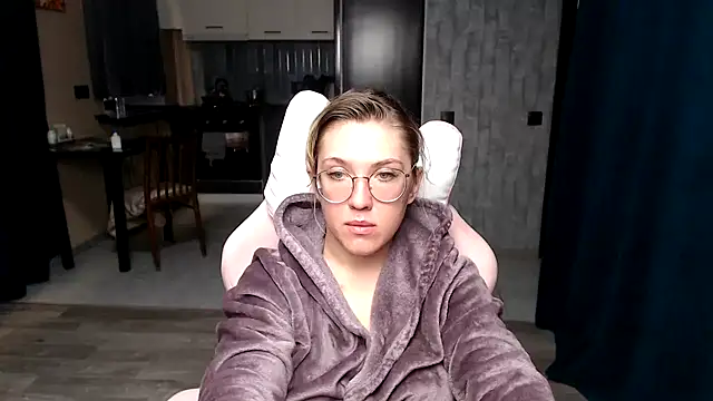 Reginasmilee online show from 29, 9, 2025