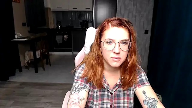 Reginasmilee online show from 4, 10, 2025