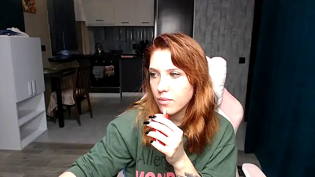 Reginasmilee online show from 8, 10, 2025