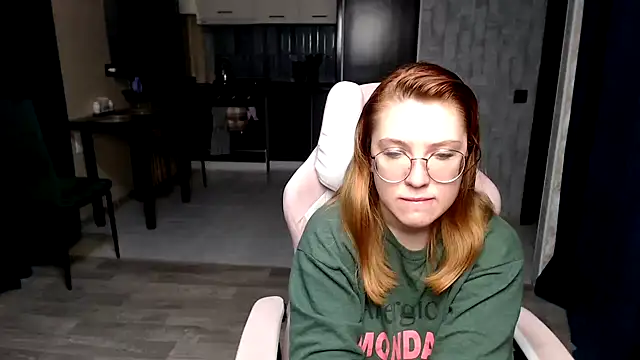 Reginasmilee online show from 1, 11, 2025