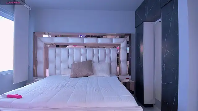 SarahPreston online show from 12, 3, 2025