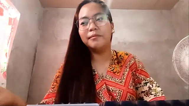 SilviaShelnutt online show from 28, 6, 2026