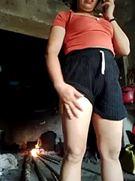 Moon squirtt online show from 25, 6, 2026