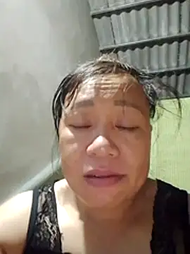 Moon squirtt online show from 4, 7, 2026