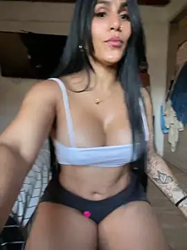 Snapshot of chiquiscaro chatting on 3, 8, 2026 chiquiscaro online show from 3, 8, 2026