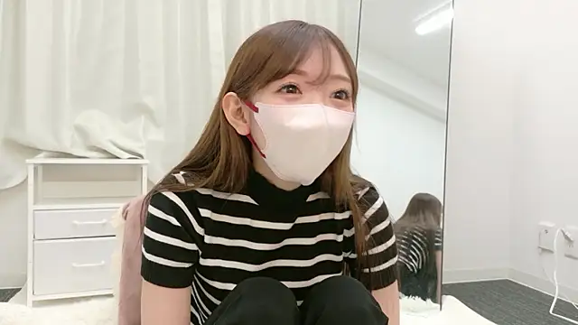 Snapshot of miuchan_v chatting on 2, 7, 2026 miuchan v online show from 2, 7, 2026