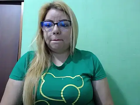 Lunay Hot online show from 6, 7, 2026