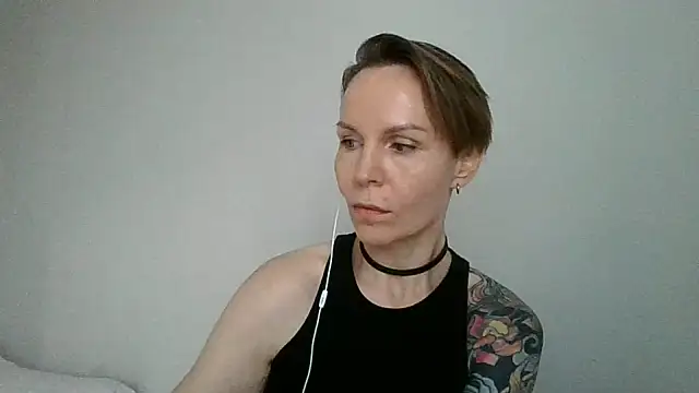 SunKissedxx online show from 25, 6, 2026