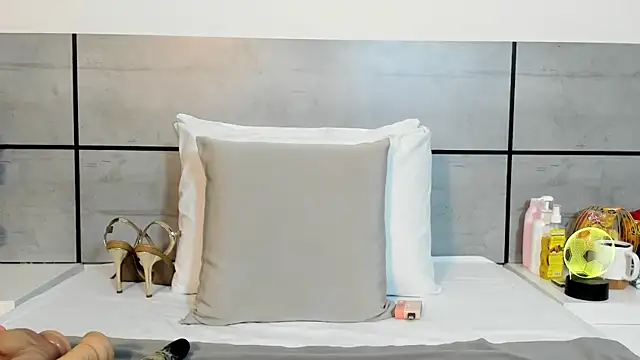 susanthomass online show from 27, 6, 2026