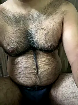 Snapshot of SatBull007 chatting on 17, 12, 2025 SatBull007 online show from 17, 12, 2025