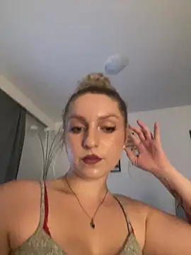 KiraBloom66 online show from 27, 6, 2026