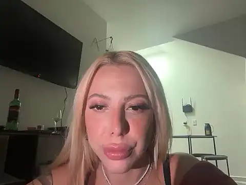 Snapshot of MargotRubi chatting on 28, 6, 2026 MargotRubi online show from 28, 6, 2026
