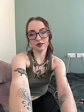 Ellie Whitfield online show from 3, 7, 2026