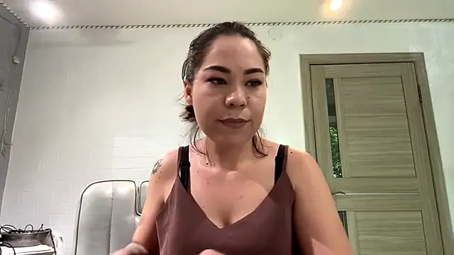 Snapshot of EllianaJess chatting on 15, 7, 2026 EllianaJess online show from 15, 7, 2026
