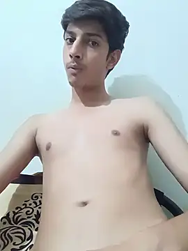 Snapshot of young_Popi chatting on 4, 7, 2026 young Popi online show from 4, 7, 2026