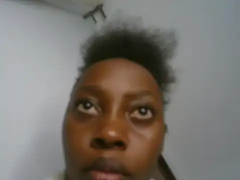 Snapshot of prettyellahm chatting on 7, 8, 2026 prettyellahm online show from 7, 8, 2026