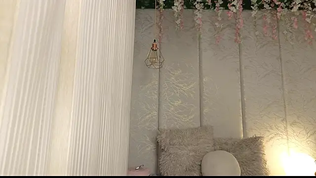 MiiaBloom  online show from 7, 7, 2026