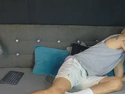 Snapshot of touching_the_sky chatting on 5, 7, 2026 touching the sky online show from 5, 7, 2026