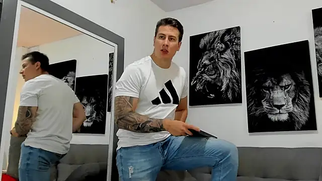 Snapshot of AlexHarrington chatting on 4, 7, 2026 AlexHarrington online show from 4, 7, 2026