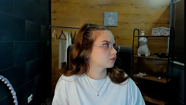 KellyyPalmer online show from 15, 7, 2026