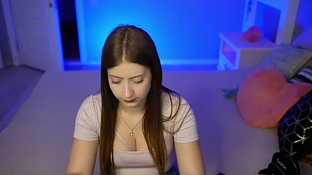 Snapshot of emilyyboo chatting on 6, 7, 2026 emilyyboo online show from 6, 7, 2026