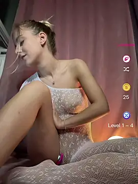 Snapshot of RahellaBlondish chatting on 3, 7, 2026 RahellaBlondish online show from 3, 7, 2026