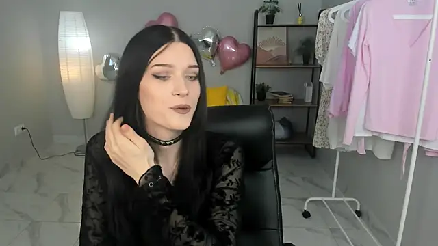 Snapshot of Emily__Wood chatting on 24, 7, 2026 Emily Wood online show from 24, 7, 2026