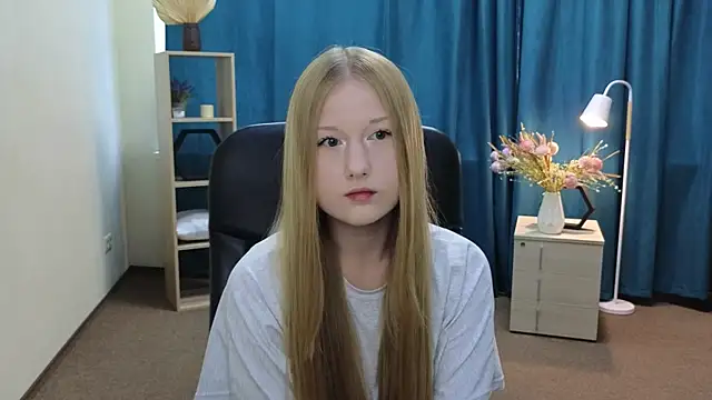 Snapshot of LashondaBloemer chatting on 4, 7, 2026 LashondaBloemer online show from 4, 7, 2026