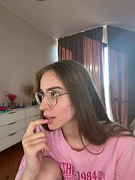 IsabellaStarglow online show from 15, 7, 2026