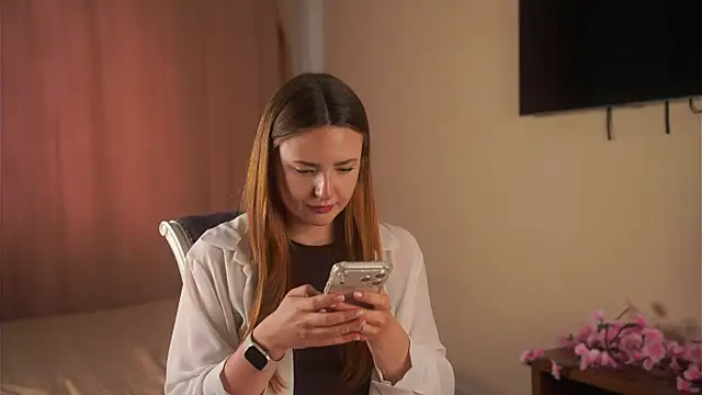 TiffanyOmlin online show from 16, 7, 2026