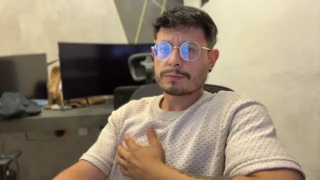 Snapshot of andrewlopezz chatting on 15, 7, 2026 andrewlopezz online show from 15, 7, 2026