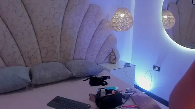 lucycarson  online show from 9, 7, 2026