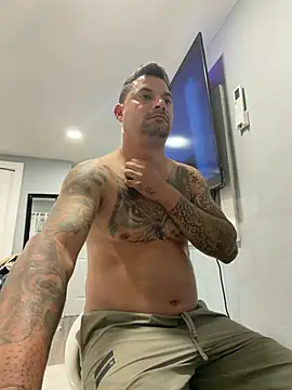 Snapshot of Roberyanisexy chatting on 4, 7, 2026 Roberyanisexy online show from 4, 7, 2026