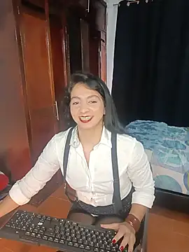 Snapshot of Paulina_house chatting on 4, 8, 2026 Paulina house online show from 4, 8, 2026