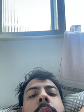 Snapshot of artzin2702 chatting on 11, 7, 2026 artzin2702 online show from 11, 7, 2026